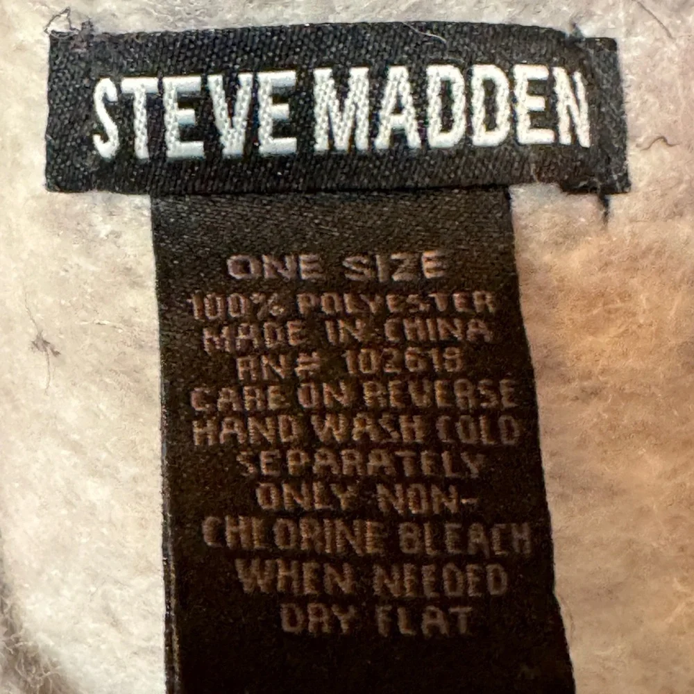 Steve Madden Gray‎ and Cream Steve Madden winter Scarf women’s